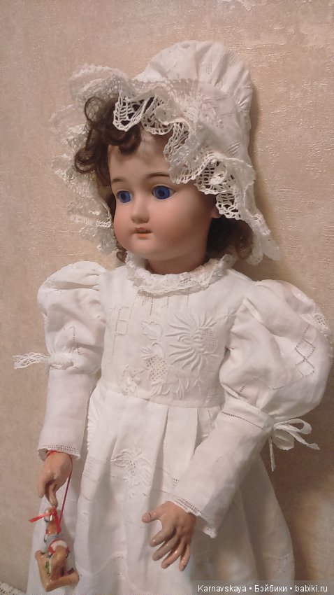 Недавние работы-платья из винтажных вышитых салфеток