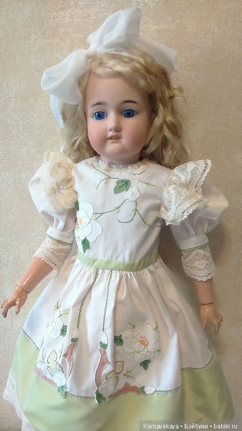 Недавние работы-платья из винтажных вышитых салфеток