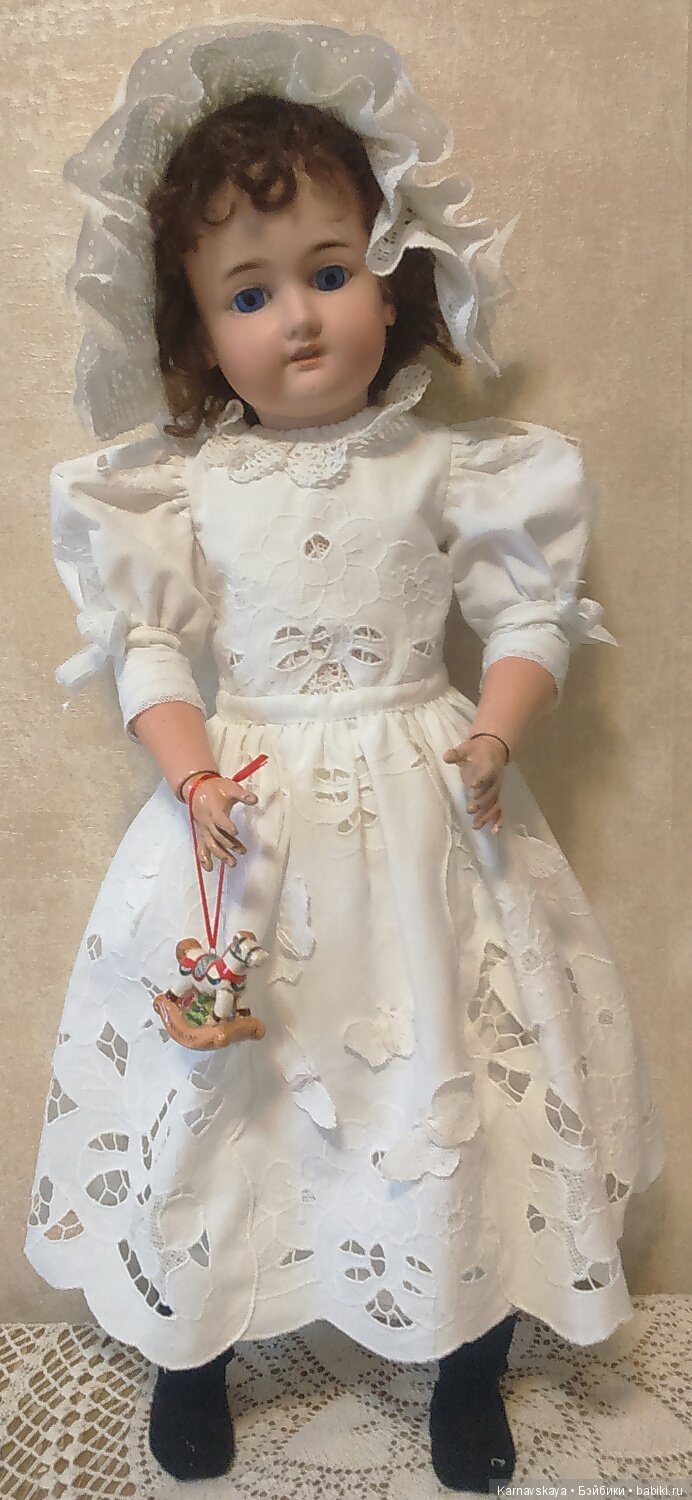 Недавние работы-платья из винтажных вышитых салфеток