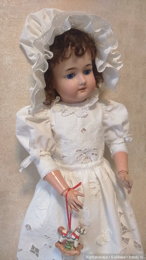 Недавние работы-платья из винтажных вышитых салфеток