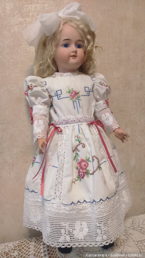 Недавние работы-платья из винтажных вышитых салфеток