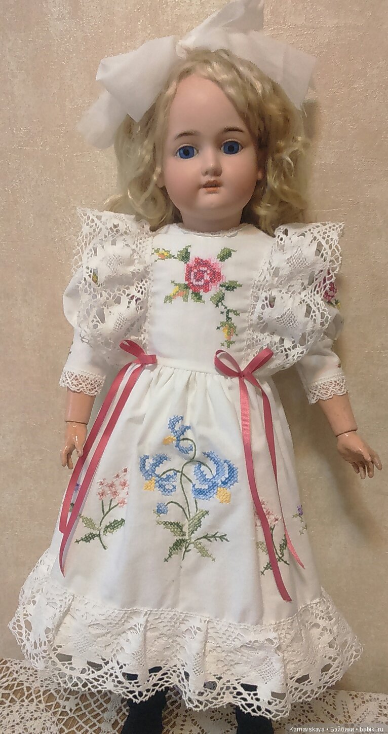 Недавние работы-платья из винтажных вышитых салфеток