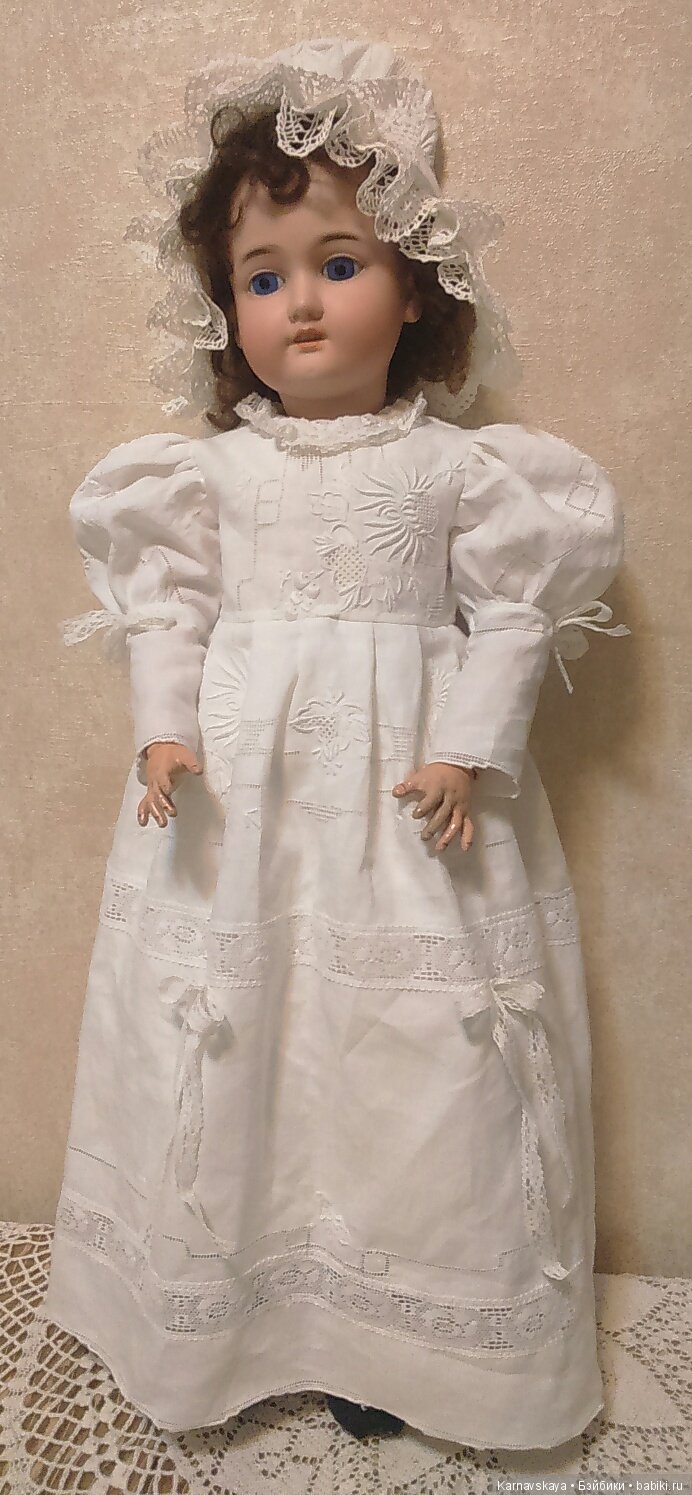 Недавние работы-платья из винтажных вышитых салфеток