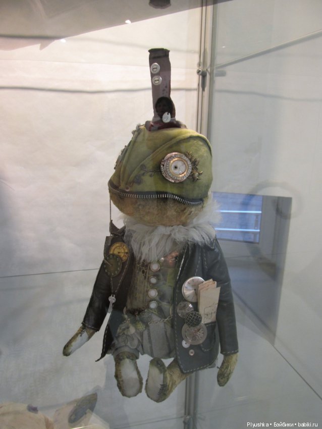 "Время пить чай". Выставка, посвящённая 150-летию книги "Алиса в стране чудес"