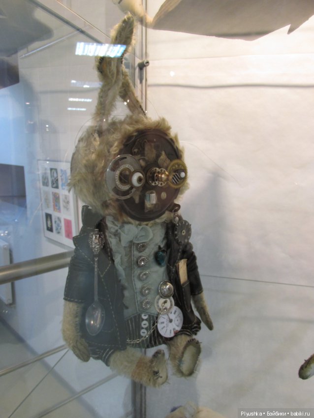 "Время пить чай". Выставка, посвящённая 150-летию книги "Алиса в стране чудес"