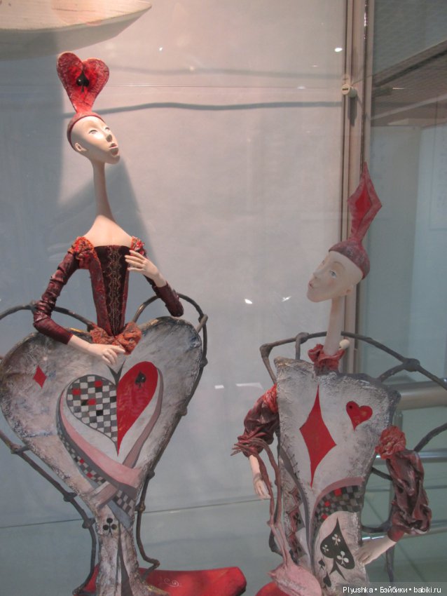 "Время пить чай". Выставка, посвящённая 150-летию книги "Алиса в стране чудес" (фото 8)