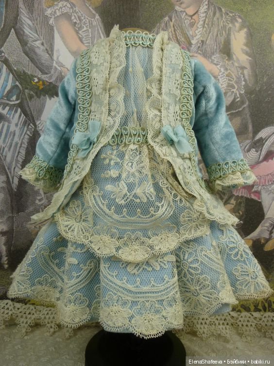 Продолжаются поиски фасона платья