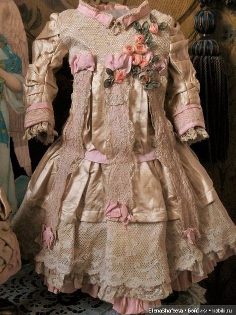 Продолжаются поиски фасона платья (фото 10)