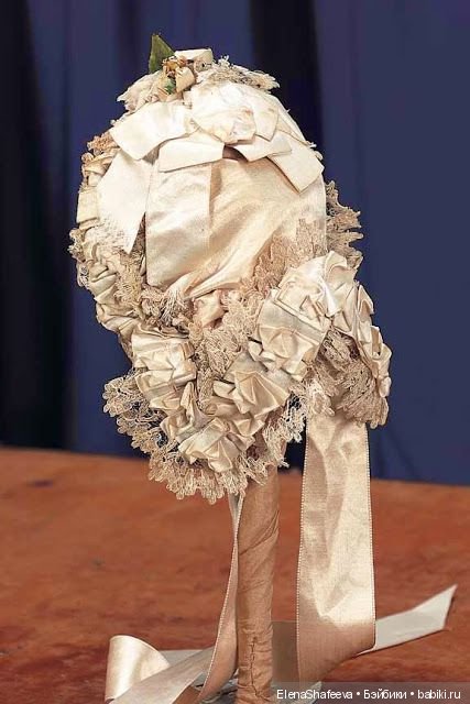 Какой же наряд без боннета