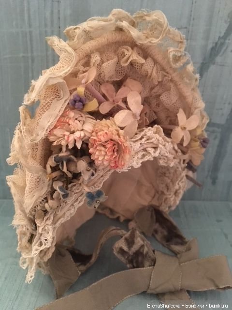 Какой же наряд без боннета