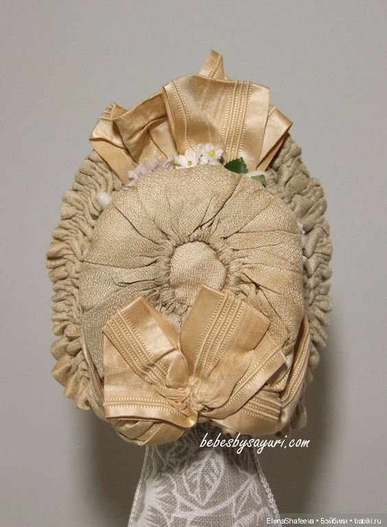 Какой же наряд без боннета