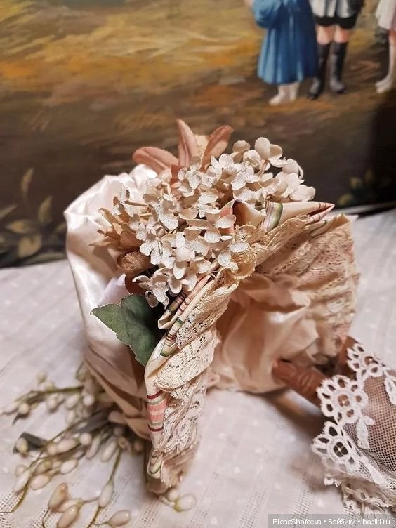 Какой же наряд без боннета