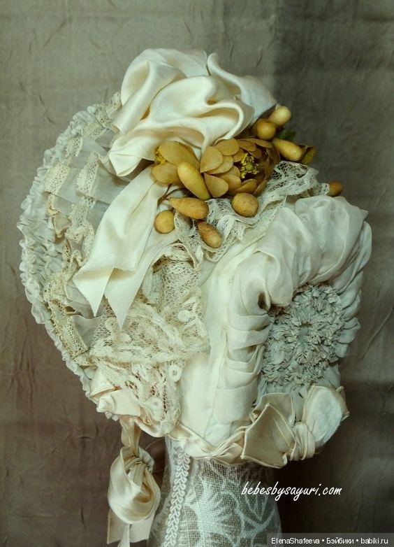 Какой же наряд без боннета