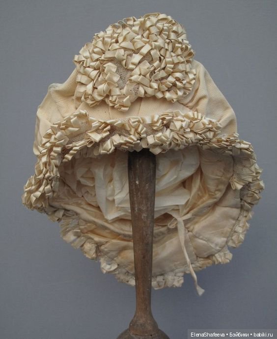 Какой же наряд без боннета