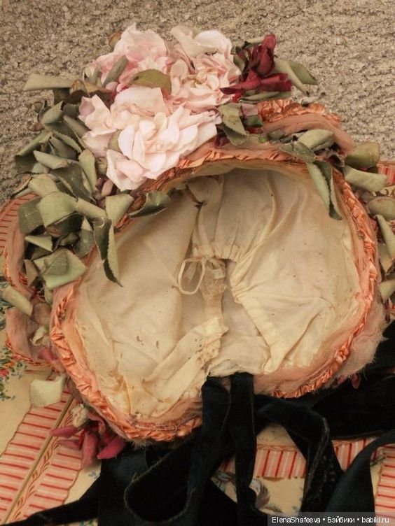 Какой же наряд без боннета