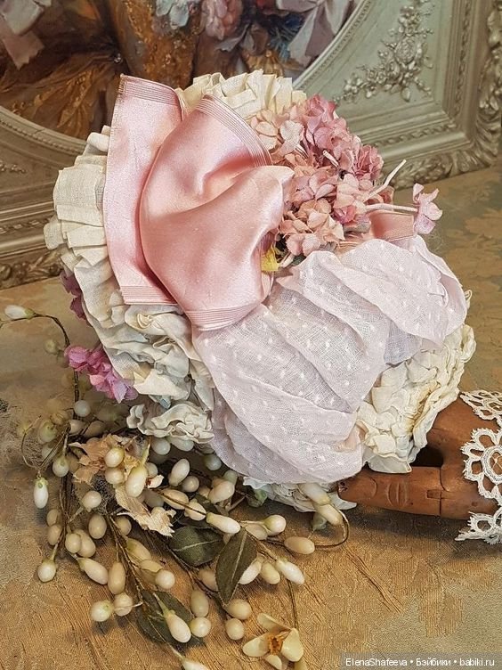 Какой же наряд без боннета