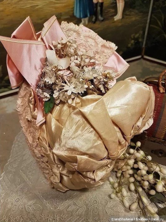 Какой же наряд без боннета (фото 8)