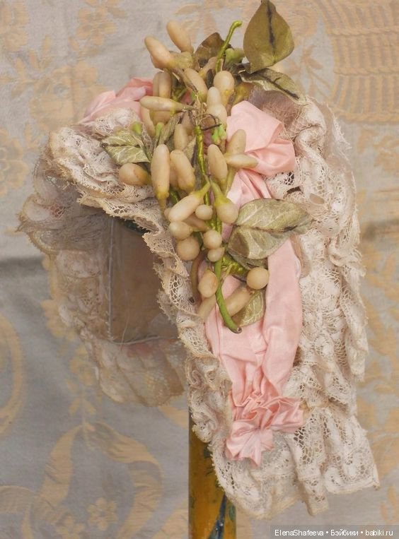 Какой же наряд без боннета (фото 10)