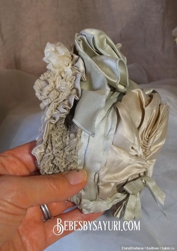 Какой же наряд без боннета