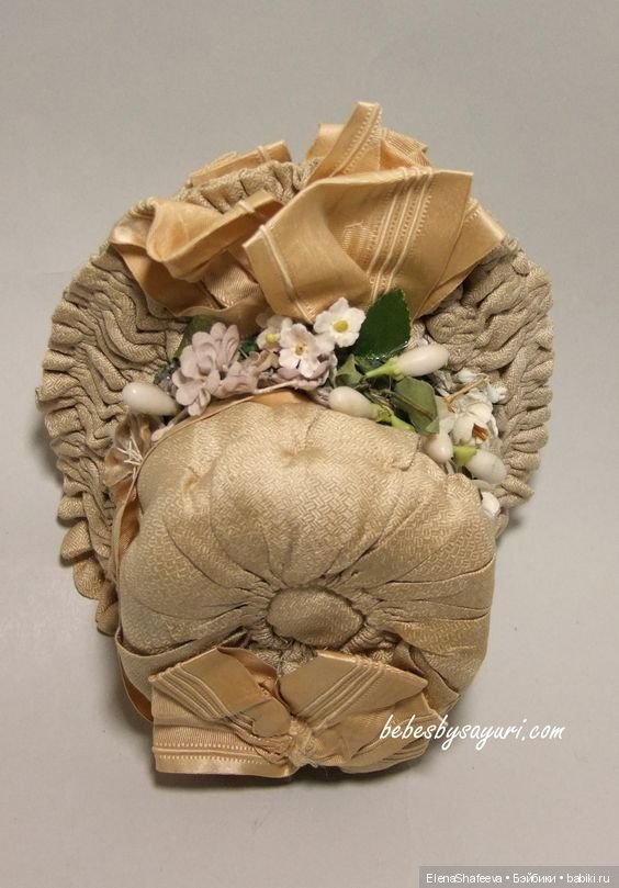 Какой же наряд без боннета