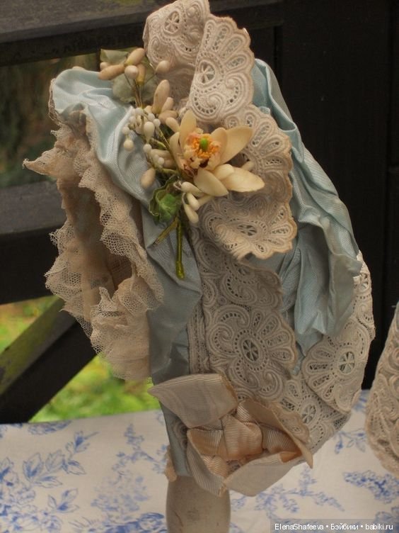 Какой же наряд без боннета