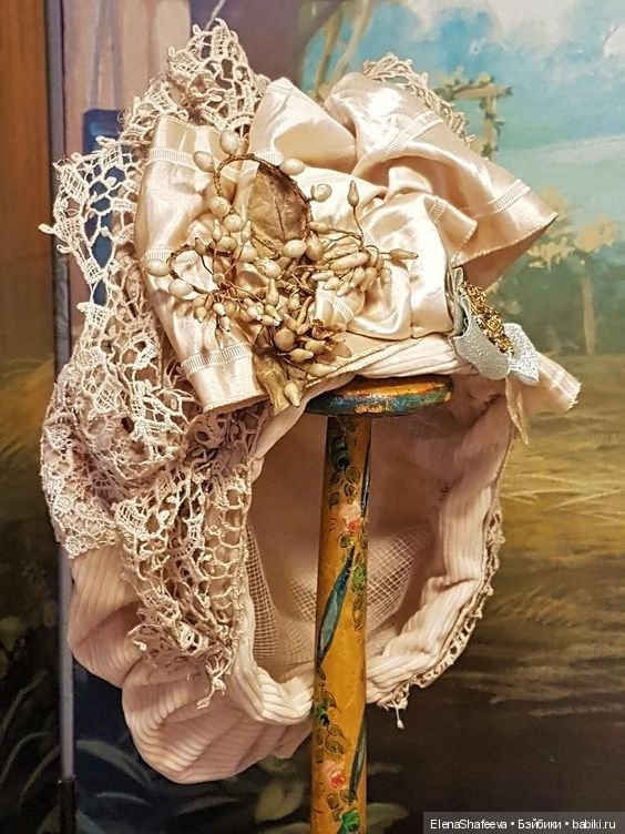 Какой же наряд без боннета (фото 2)