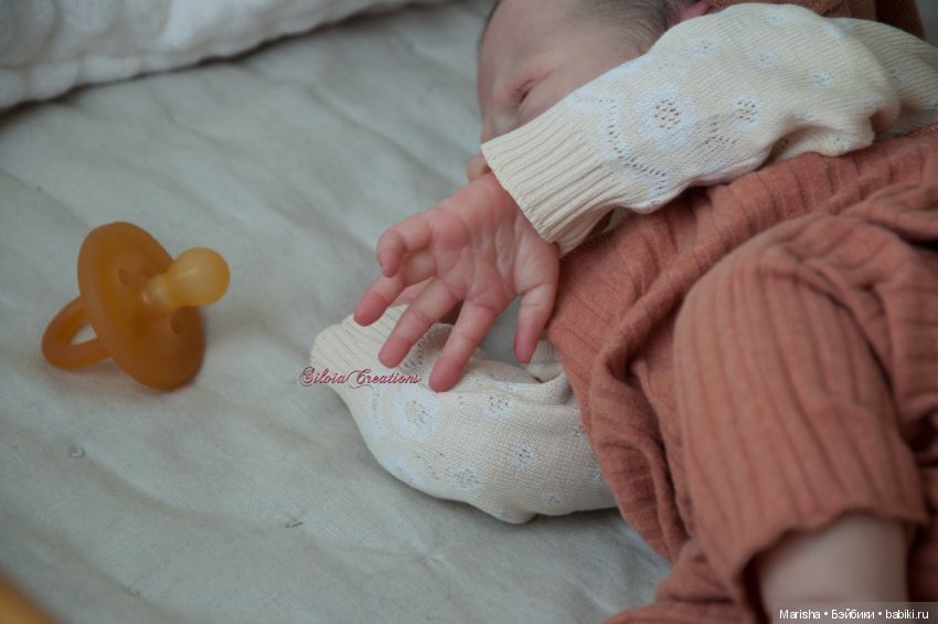 Jayden awake скульптора Natalie Scholl, автор прототипа Silvia Ezquerra