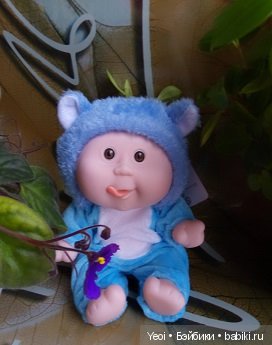 Симпатичный пупсик в костюмчике Dreamdoll