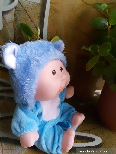 Симпатичный пупсик в костюмчике Dreamdoll
