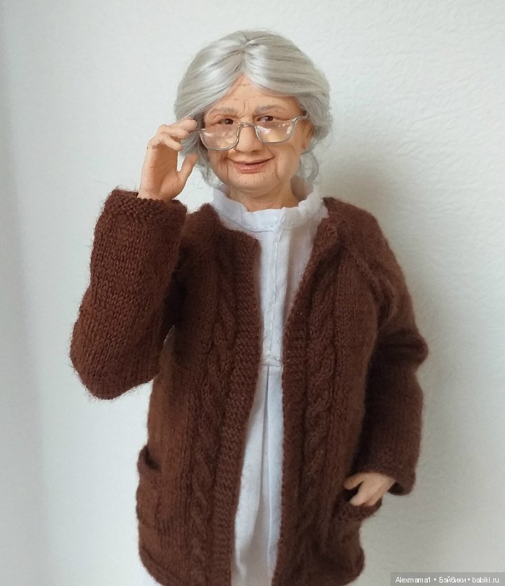 Авторская шарнирная бабушка Маша 24 см