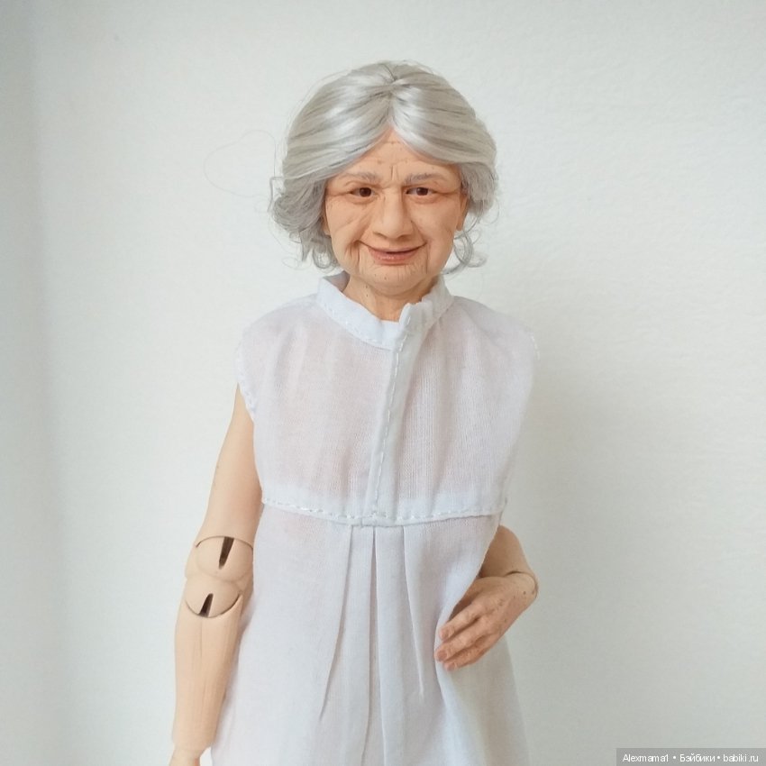 Авторская шарнирная бабушка Маша 24 см