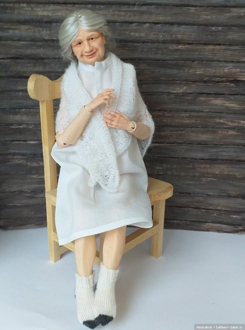Авторская шарнирная бабушка Маша 24 см