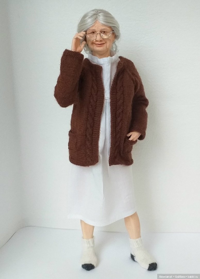 Авторская шарнирная бабушка Маша 24 см