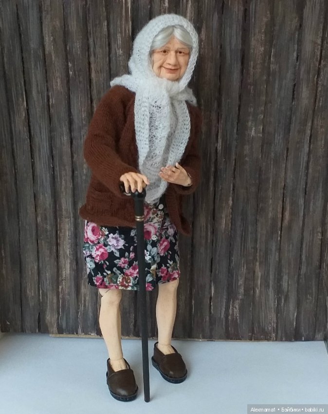 Авторская шарнирная бабушка Маша 24 см