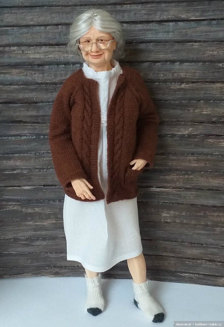 Авторская шарнирная бабушка Маша 24 см