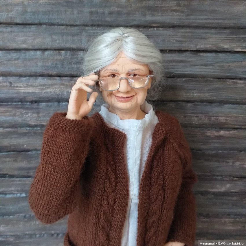 Авторская шарнирная бабушка Маша 24 см