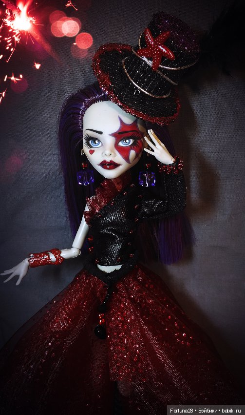 Карнавальная дива - готическая, таинственная, манящая