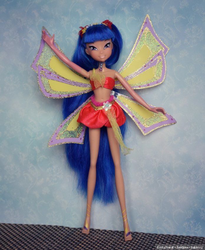 Муза - милая синеволосая девочка (фото 2)