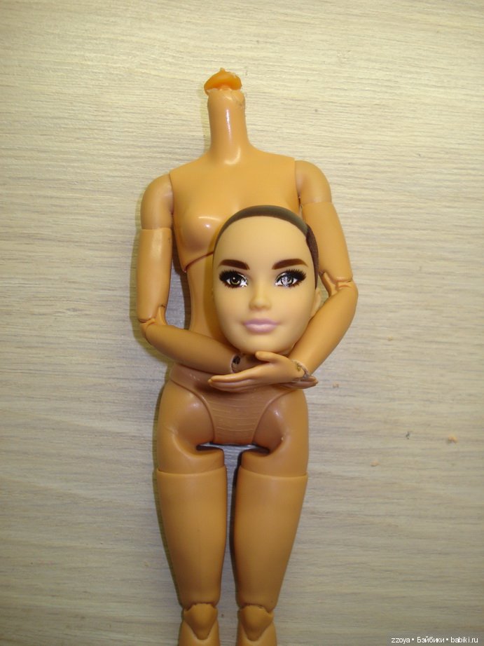 Новенькая — Куклы Barbie (Барби): Looks (фото 2)