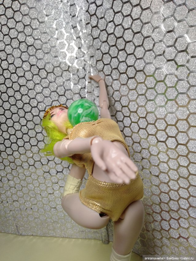 Чудеса гибкости Нэз. Художественная гимнастика с мячиком