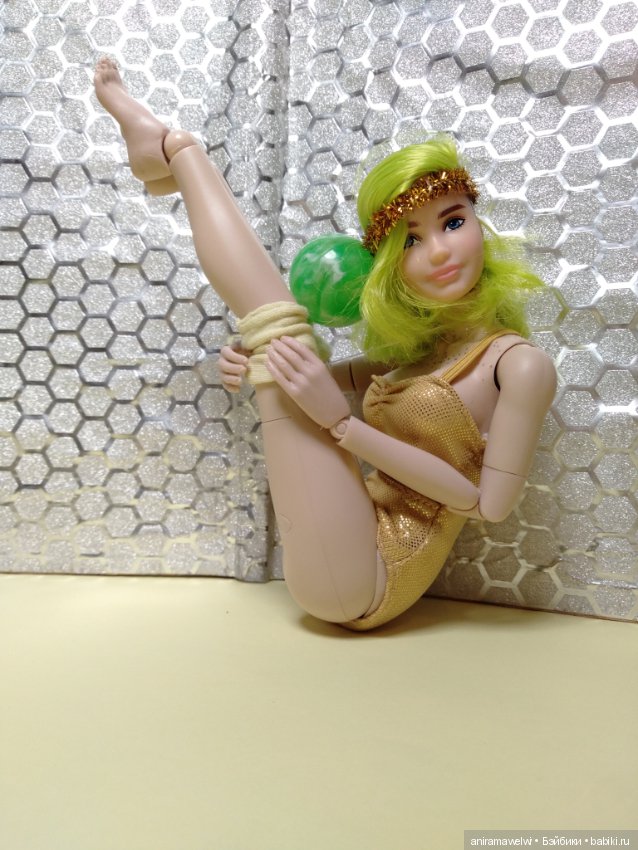 Чудеса гибкости Нэз. Художественная гимнастика с мячиком