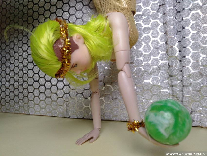 Чудеса гибкости Нэз. Художественная гимнастика с мячиком