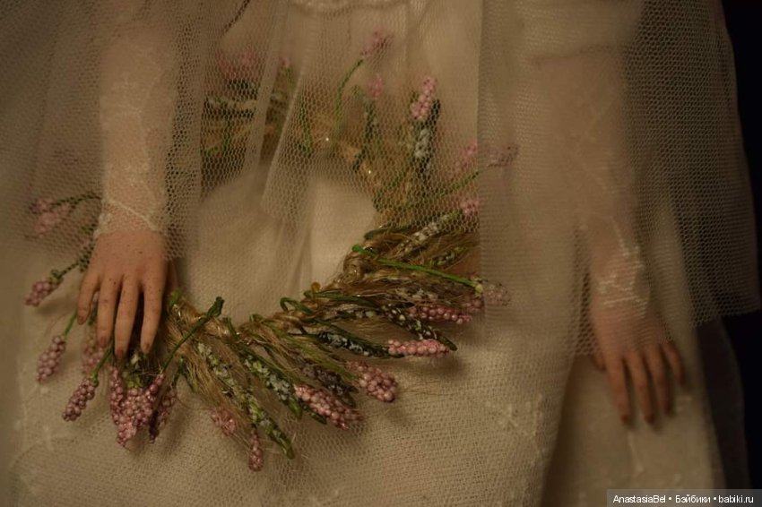 Белый вереск в твоих волосах... Как же звали тебя