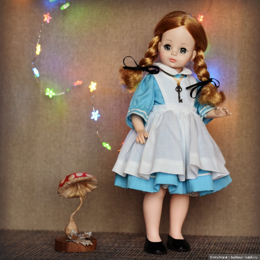 Алиса в стране предновогоднего настроения