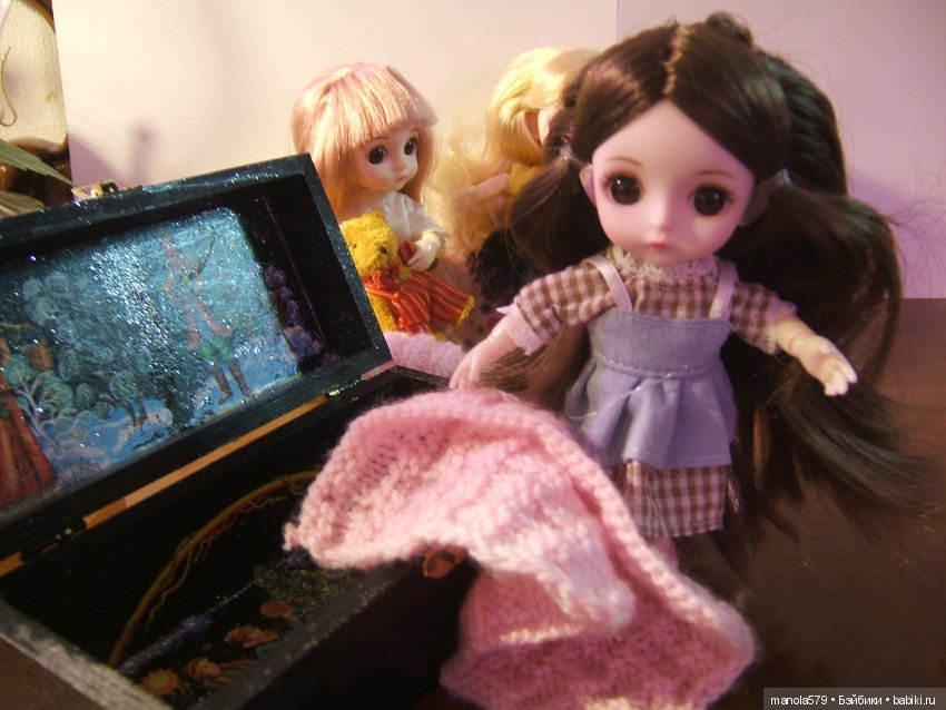 Три девицы вечерком замечтались о своём. Сказочка