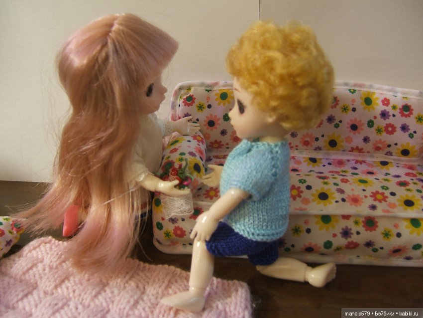 Три девицы вечерком замечтались о своём. Сказочка