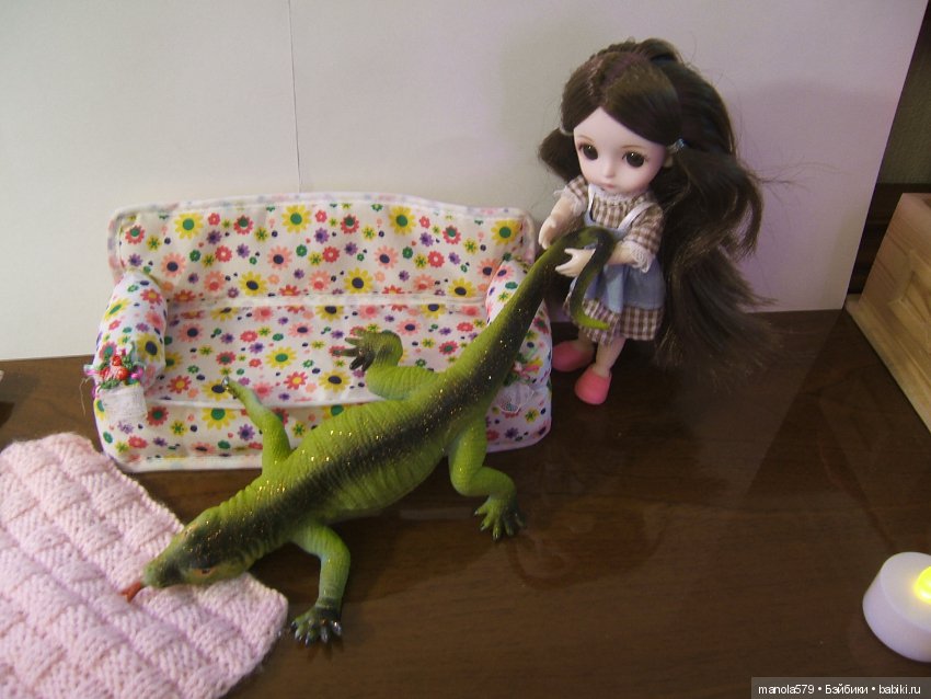 Три девицы вечерком замечтались о своём. Сказочка