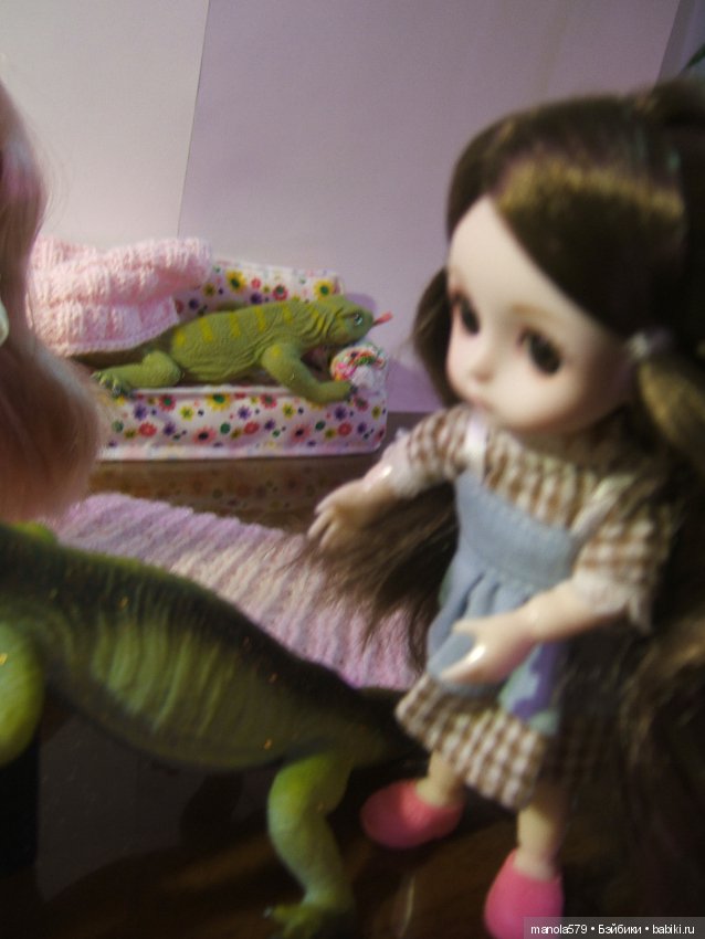 Три девицы вечерком замечтались о своём. Сказочка