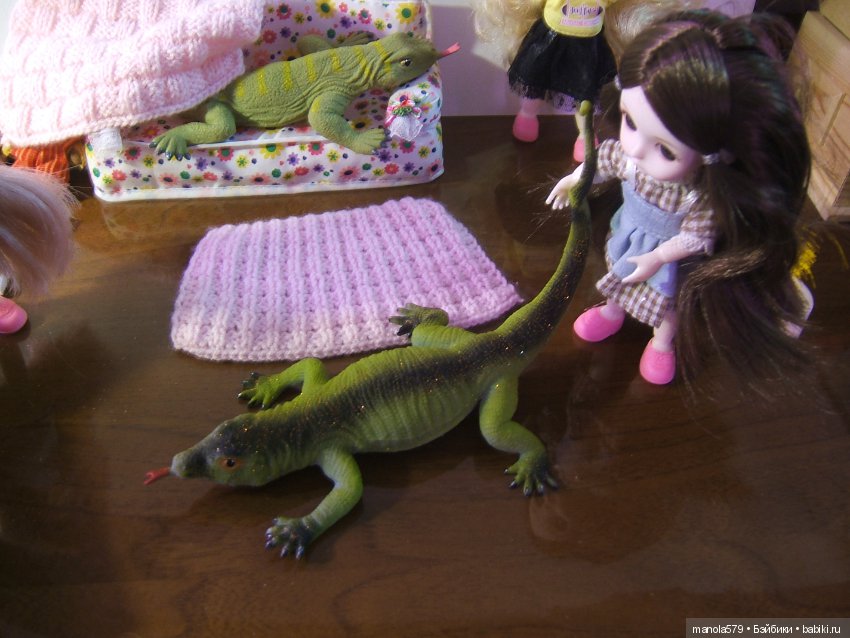 Три девицы вечерком замечтались о своём. Сказочка