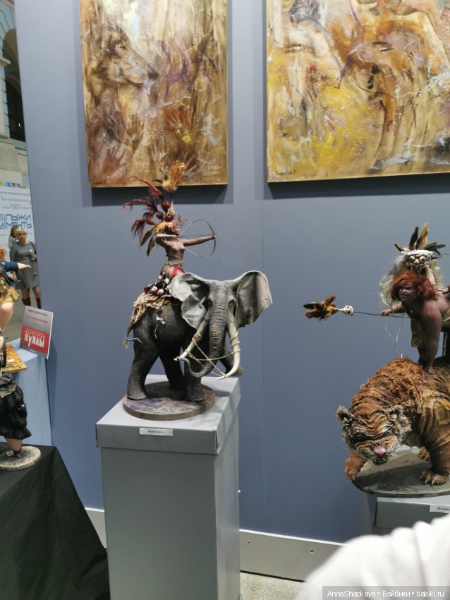 Небольшой кусочек выставки из гостинного двора (фото 4)